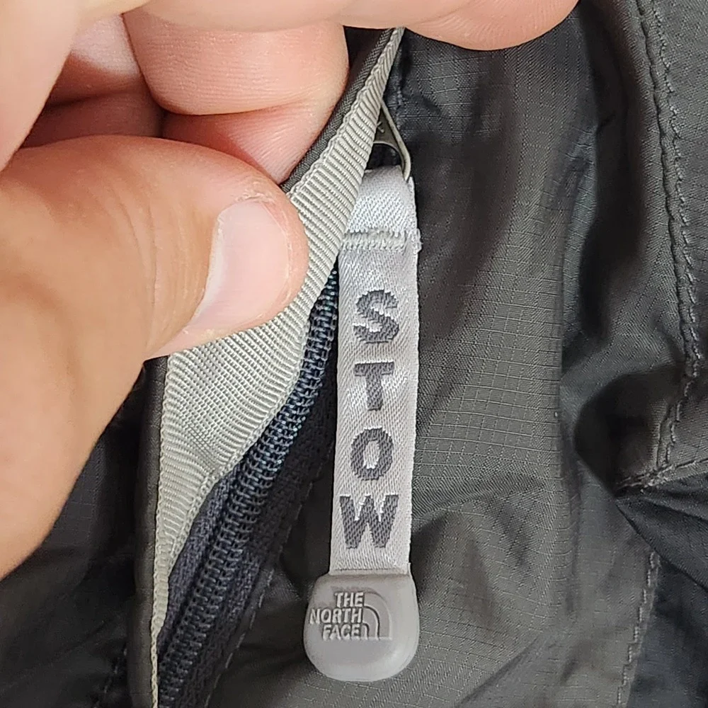 The North Face Mens XXL Grey Black Full Zip Stowable Ripstop Windbreaker Jacket
